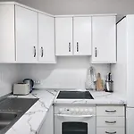 Spacious In Golf Del Sur Διαμέρισμα *